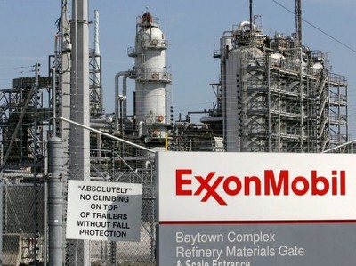  Exxon   63%, Chevron  