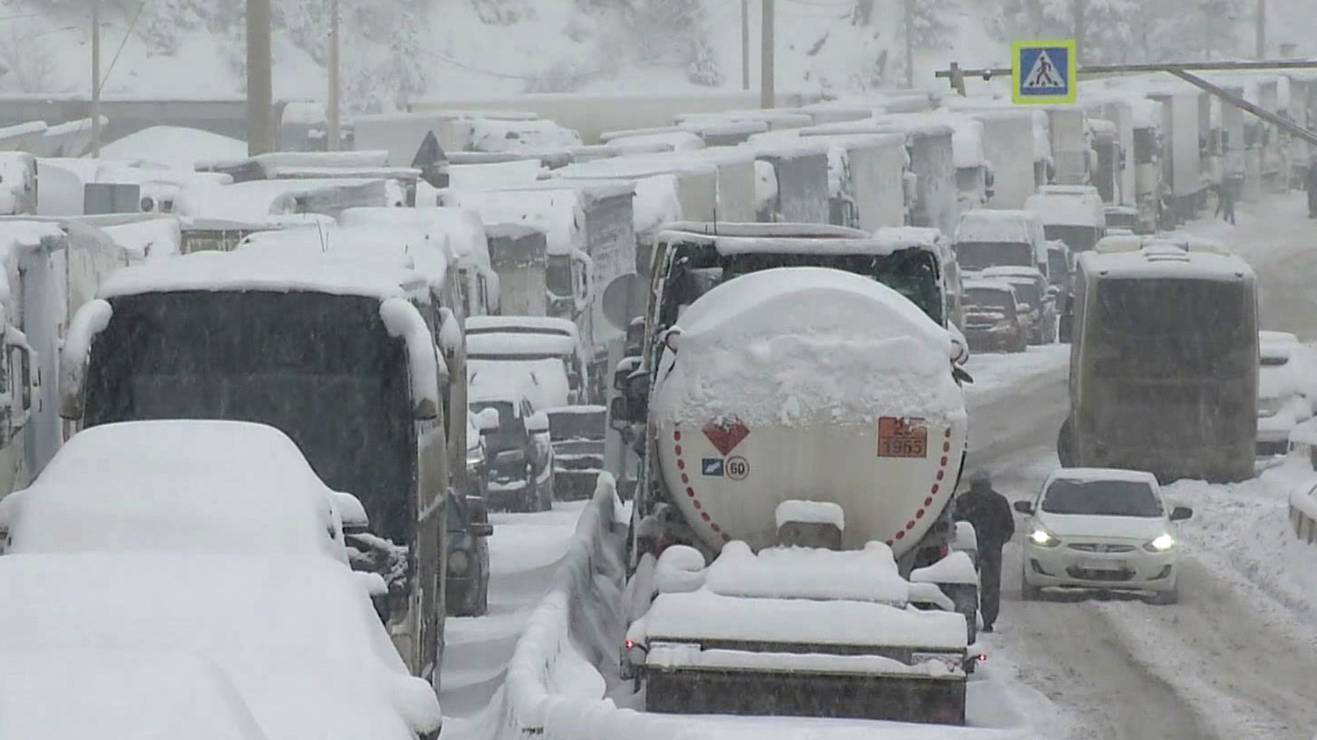 Машины в Якутии зимой