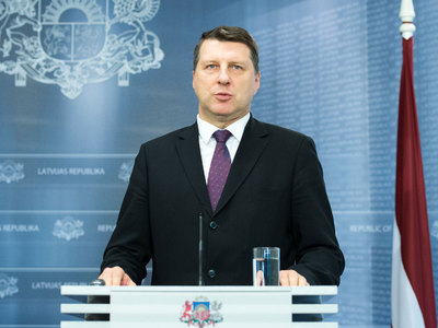 Президент Латвии: мы должны прекратить порождать граждан бывшего СССР