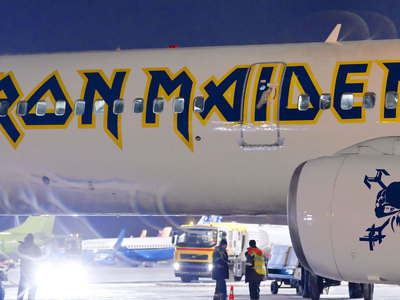 Гастрольный Boeing группы Iron Maiden столкнулся с буксиром в аэропорту Чили
