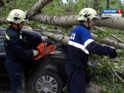 Ураган в Прикамье: улетевшие крыши и 13 районов без света