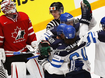 Финская сборная уверенно переиграла родоначальников хоккея