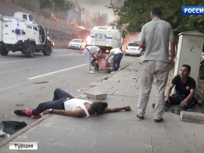В Турции во время взрыва погибли не менее 4 человек, свыше 25 ранено