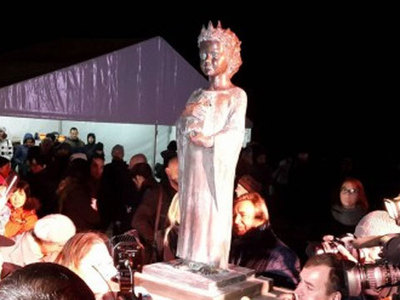 В Киеве открыли памятник королеве Франции