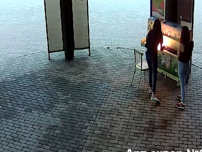 В Новокузнецке две девушки сожгли пианино в арт-сквере
