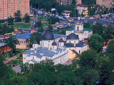 Хулиганы пытались проникнуть в женский монастырь в Москве