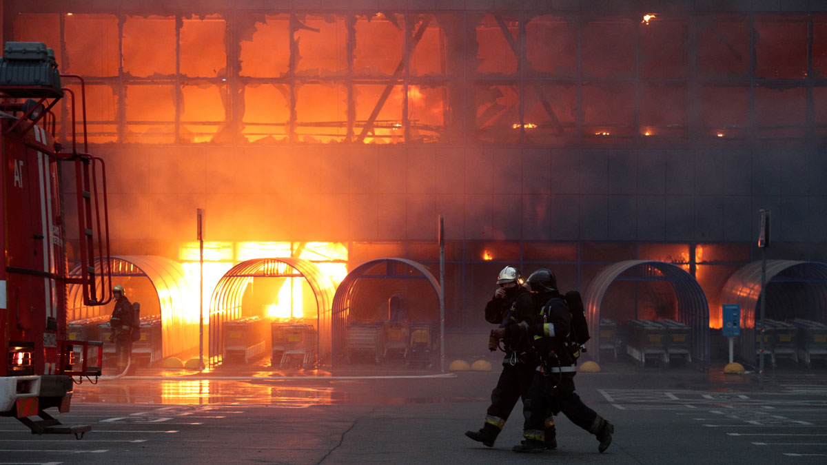 Пожар в торговом центре в Питере: не ходите вообще в многоэтажные ТЦ - это 