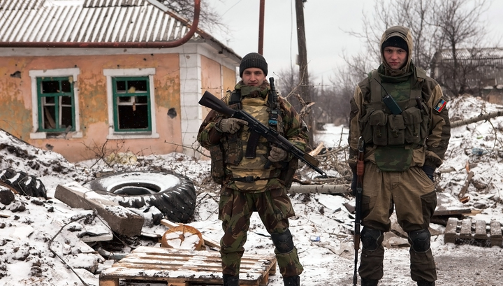 Донбасс: украинские разведчики провалились, ВСУ перебросили самолеты и САУ