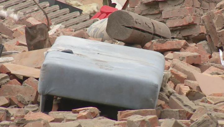 На Кубани под рухнувшей стеной дома на глазах у отца погиб ребенок