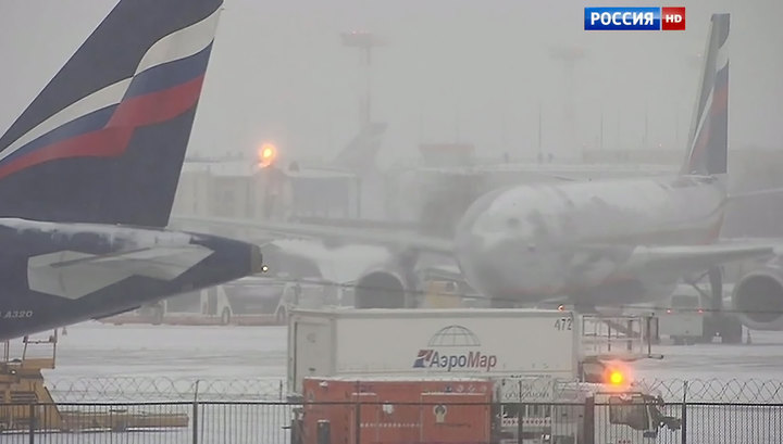Самолет, изменивший курс по требованию пассажира, сел в Ханты-Мансийске