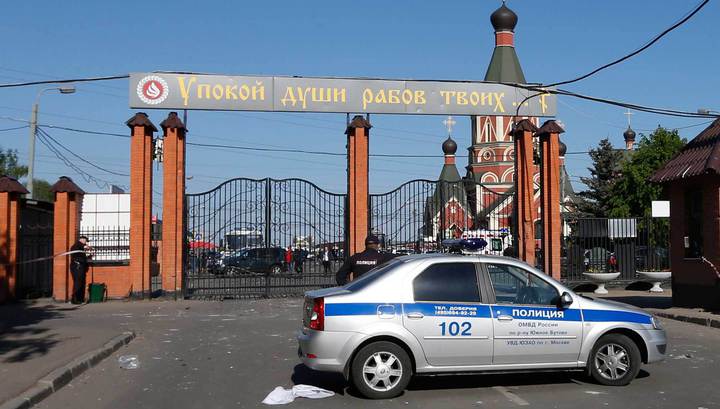 20 пьяных кавказцев пытались прорваться на Хованское кладбище, потом извинились и ушли