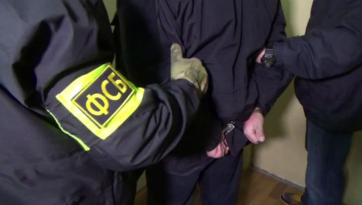 Допрос и обыски: ФСБ задержала Исмаила Эфендиева