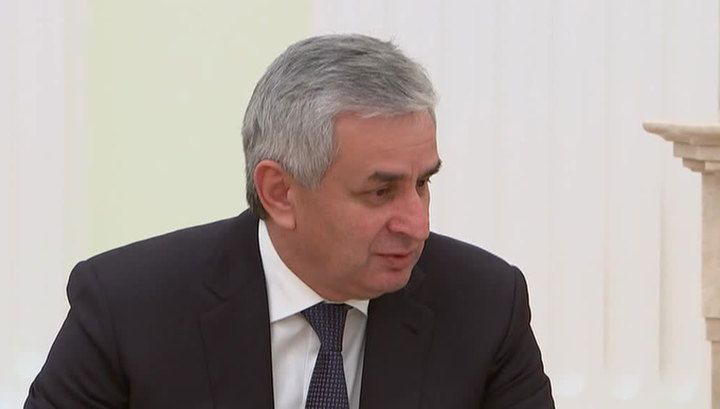 Президент Абхазии заявляет о попытках захвата власти