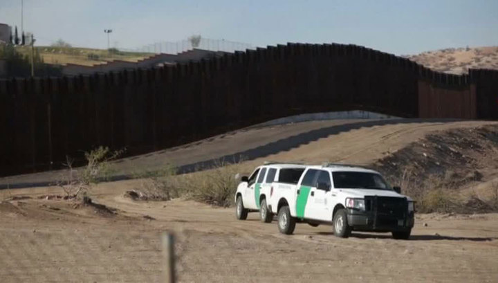 Трамп не собирается отменять режим ЧП на границе с Мексикой