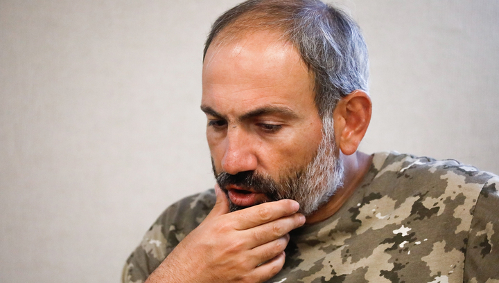 В Ереване сторонники главы правительства заблокировали суды