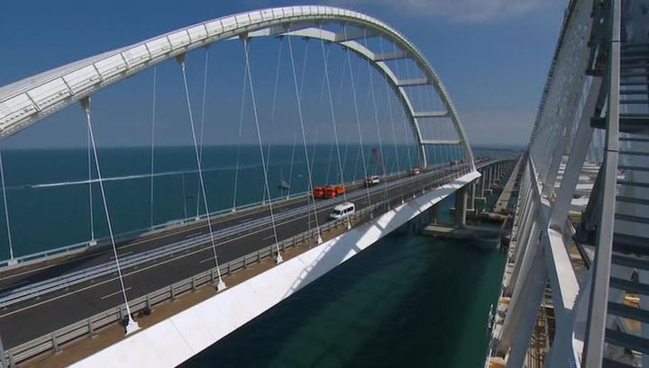 Турчинов назвал Крымский мост угрозой Украине
