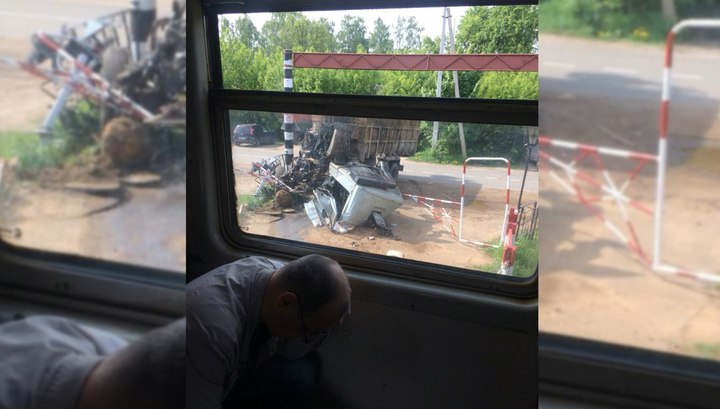 Электричка протаранила самосвал в подмосковном Раменском