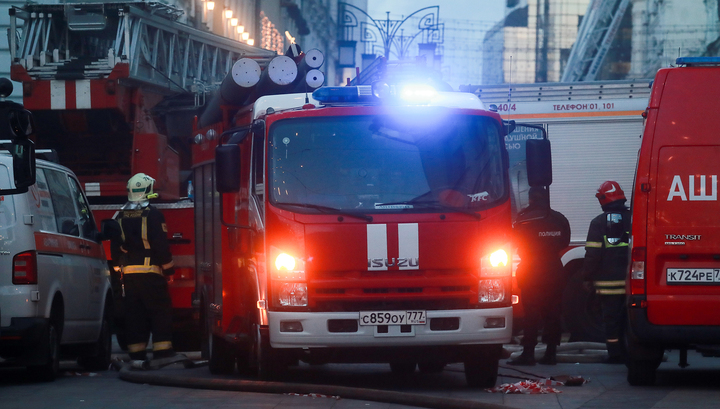 Пожарным удалось ликвидировать возгорание в гаражном комплексе в Москве