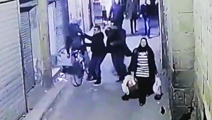 Момент подрыва смертника в центре Каира попал на видео