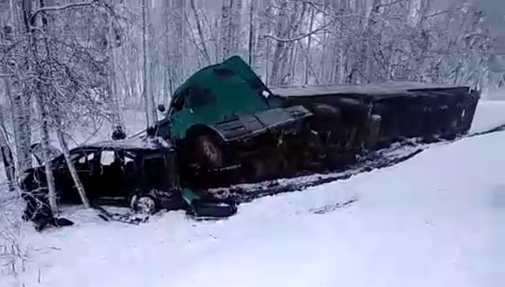 Три человека погибли в ДТП на заснеженной дороге под Томском