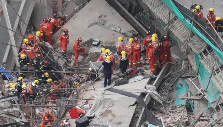 Пять человек погибли во время реконструкции здания в Шанхае