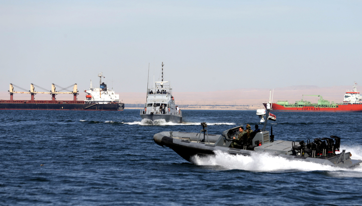 Египетские военные полгода удерживают танкер, на котором есть россияне