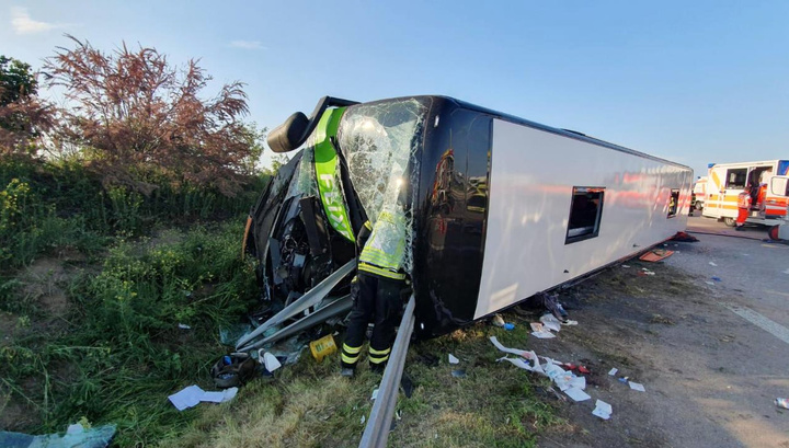 Смертельное ДТП в Германии: перевернулся автобус с 74 пассажирами