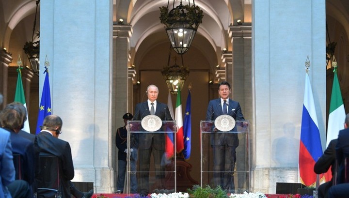Путин провел переговоры с властями Италии