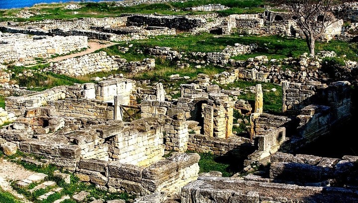 В Севастополе и Керчи будут созданы археологические кластеры