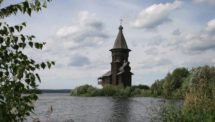 На восстановление сгоревшей Успенской церкви в Кондопоге собрано 15 миллионов рублей