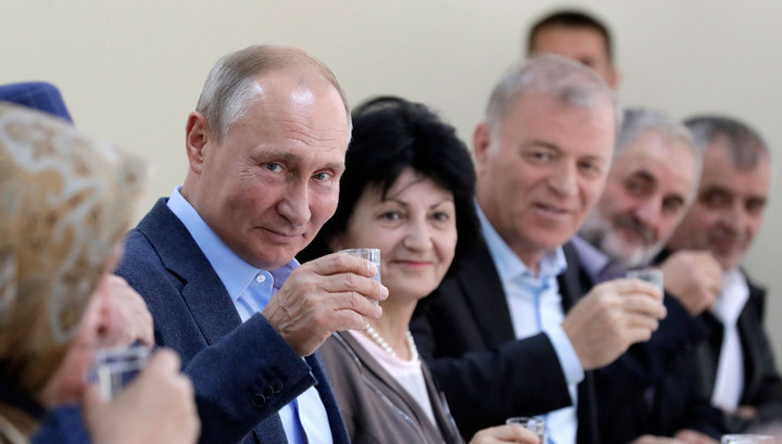 Встреча Путина с ополченцами в Ботлихе: архивные кадры и тост за победу