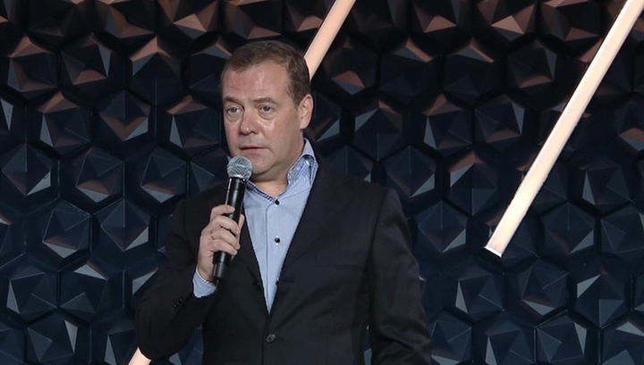 Визит Дмитрия Медведева на Алтай завершился встречей с жителями Санникова