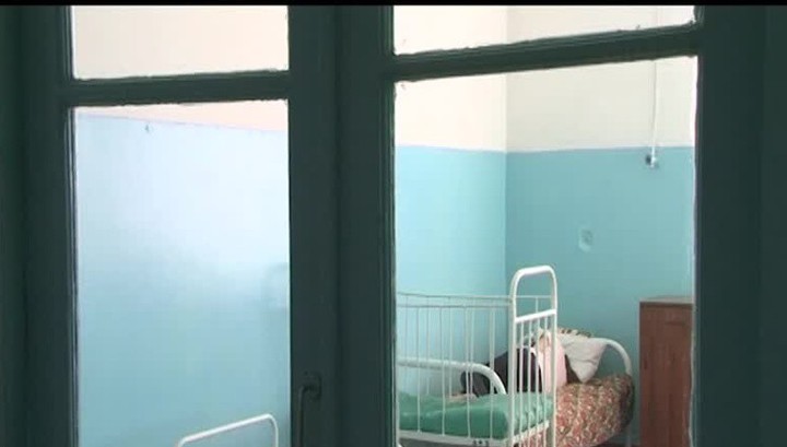 Детские больницы перешли на усиленный режим из-за вспышки пневмонии в Канске