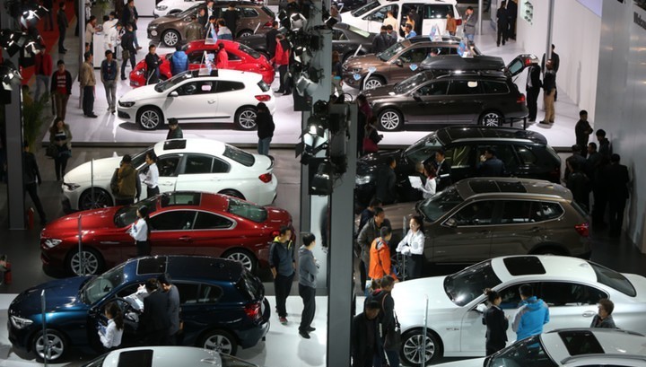 Продажи автомобилей в Китае снизились 15-й раз за 16 месяцев