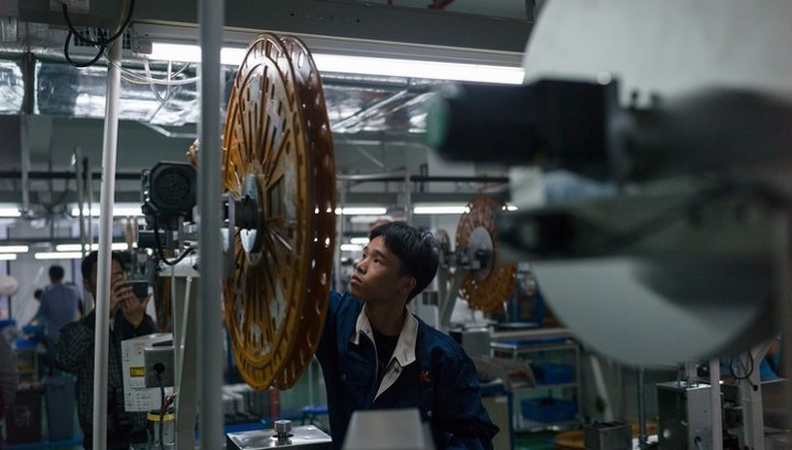 Иностранные компании в Китае сократили предложение рабочих мест на 25% в III квартале