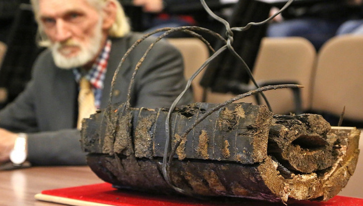 Фрагмент найденной в Воронеже деревянной канализации стал музейным экспонатом