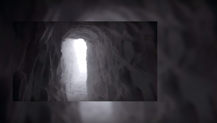 Житель Барнаула прокопал в сугробе семиметровый тоннель, чтобы открыть гараж