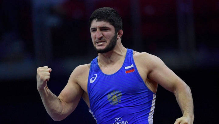 Россиянин Садулаев завоевал золото чемпионата Европы по вольной борьбе