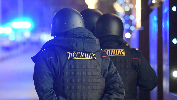 В московской кальянной полицейские задержали 70 человек