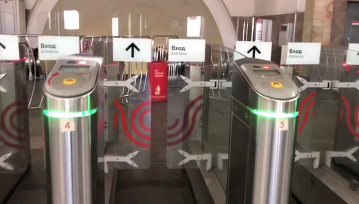 На 15 станциях московского метро появятся автоматы по продаже масок
