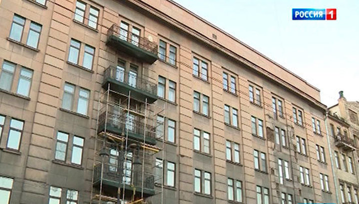 В доме на Кирочной будут демонтированы все уцелевшие балконы