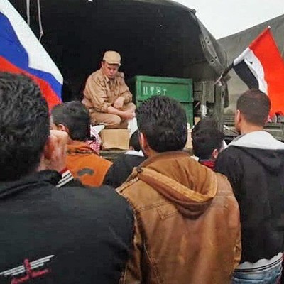 Российские военные за сутки провели семь гуманитарных акций в Сирии Российские военные за сутки провели семь гуманитарных акций в Сирии