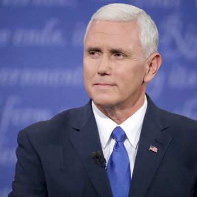 Майк Пенс не будет провожать Дональда Трампа из Вашингтона Майк Пенс не будет провожать Дональда Трампа из Вашингтона