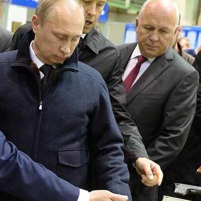 Путин ознакомился с последними новинками в электроэнергетике Путин ознакомился с последними новинками в электроэнергетике