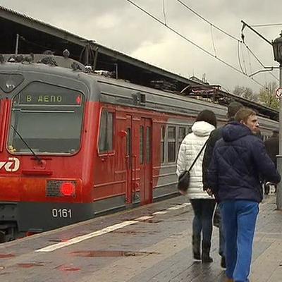 Пригородные поезда Курского направления МЖД задерживаются из-за инцидента с пассажиром