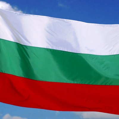 Болгария высылает из страны двух российских дипломатов Болгария высылает из страны двух российских дипломатов