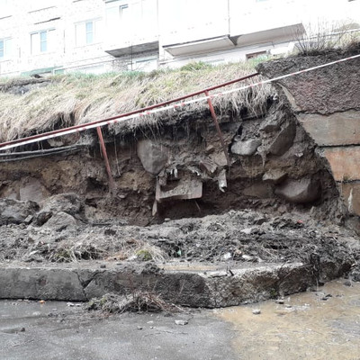 В Магадане введен режим ЧС из-за обрушения подпорной стены В Магадане введен режим ЧС из-за обрушения подпорной стены