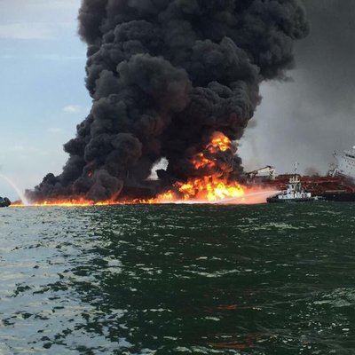 Нефтяные танкеры атакованы в Оманском заливе Нефтяные танкеры атакованы в Оманском заливе