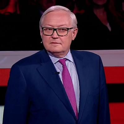 Рябков считает, что России необходимо сократить роль доллара Рябков считает, что России необходимо сократить роль доллара