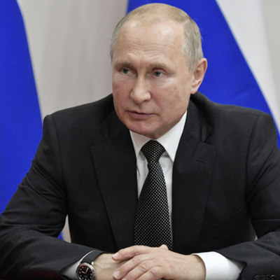 Путин провел рабочую встречу с Медведевым Путин провел рабочую встречу с Медведевым